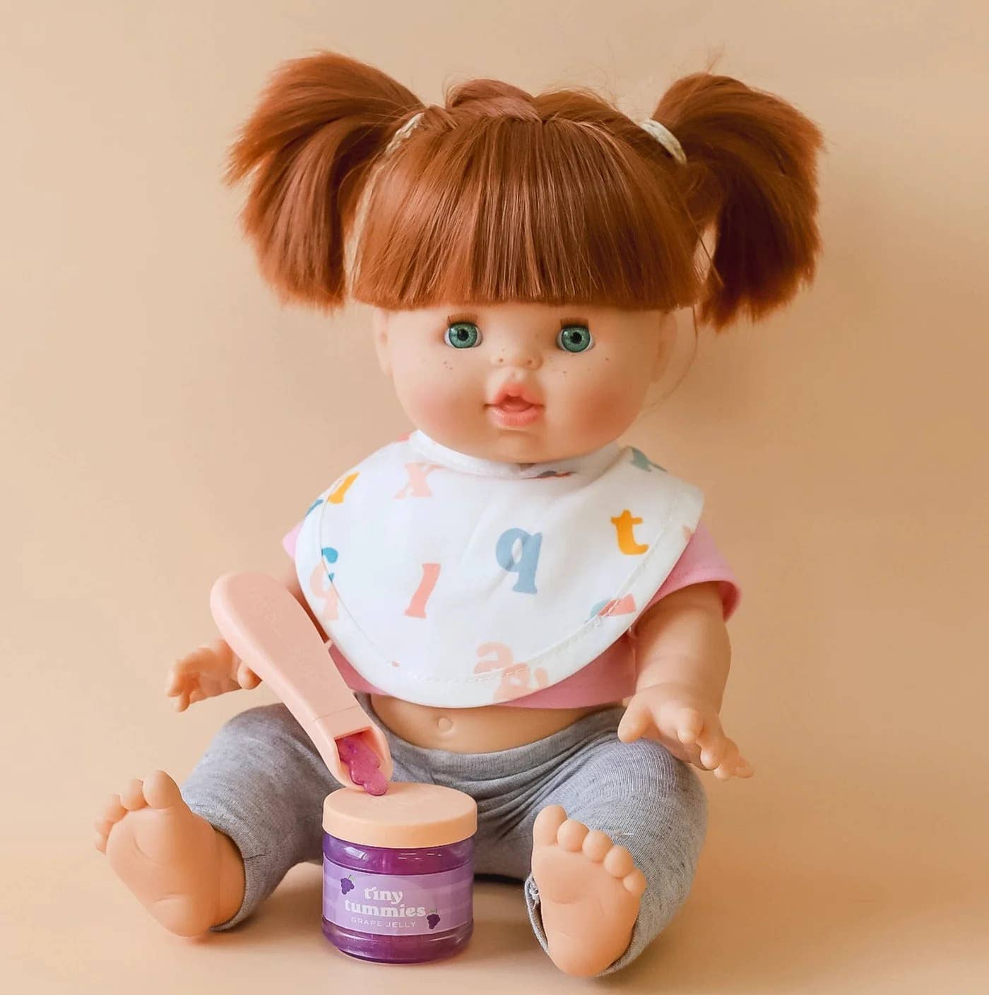 Grape jelly food - Jar and spoon