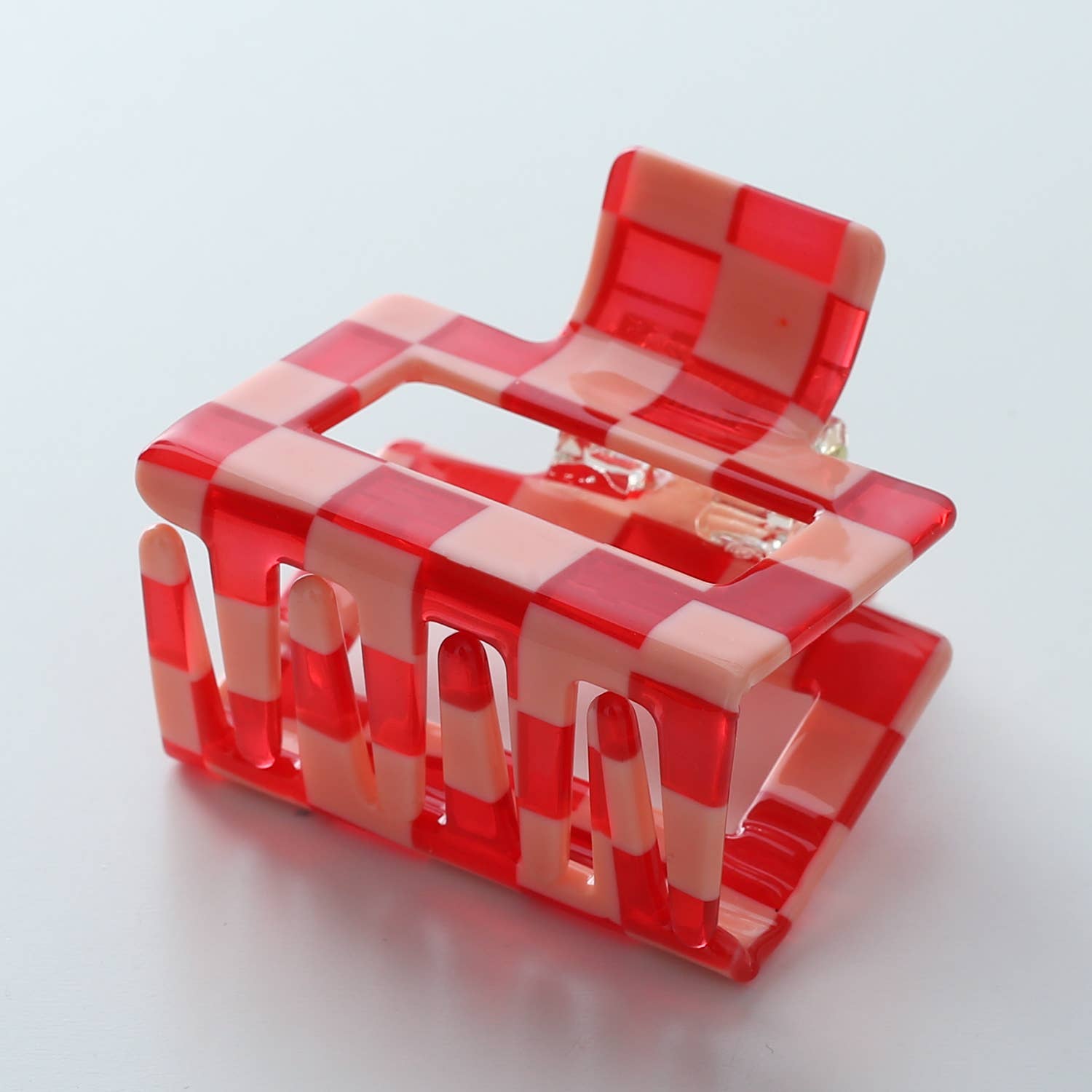 Xoxo, Checkmate claw clips