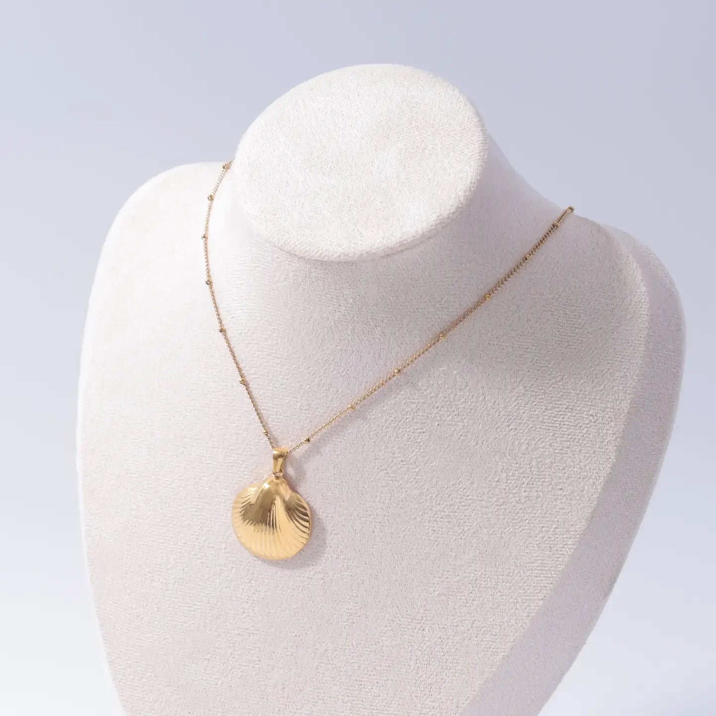 Scallop Shell Pendant Waterproof Necklace