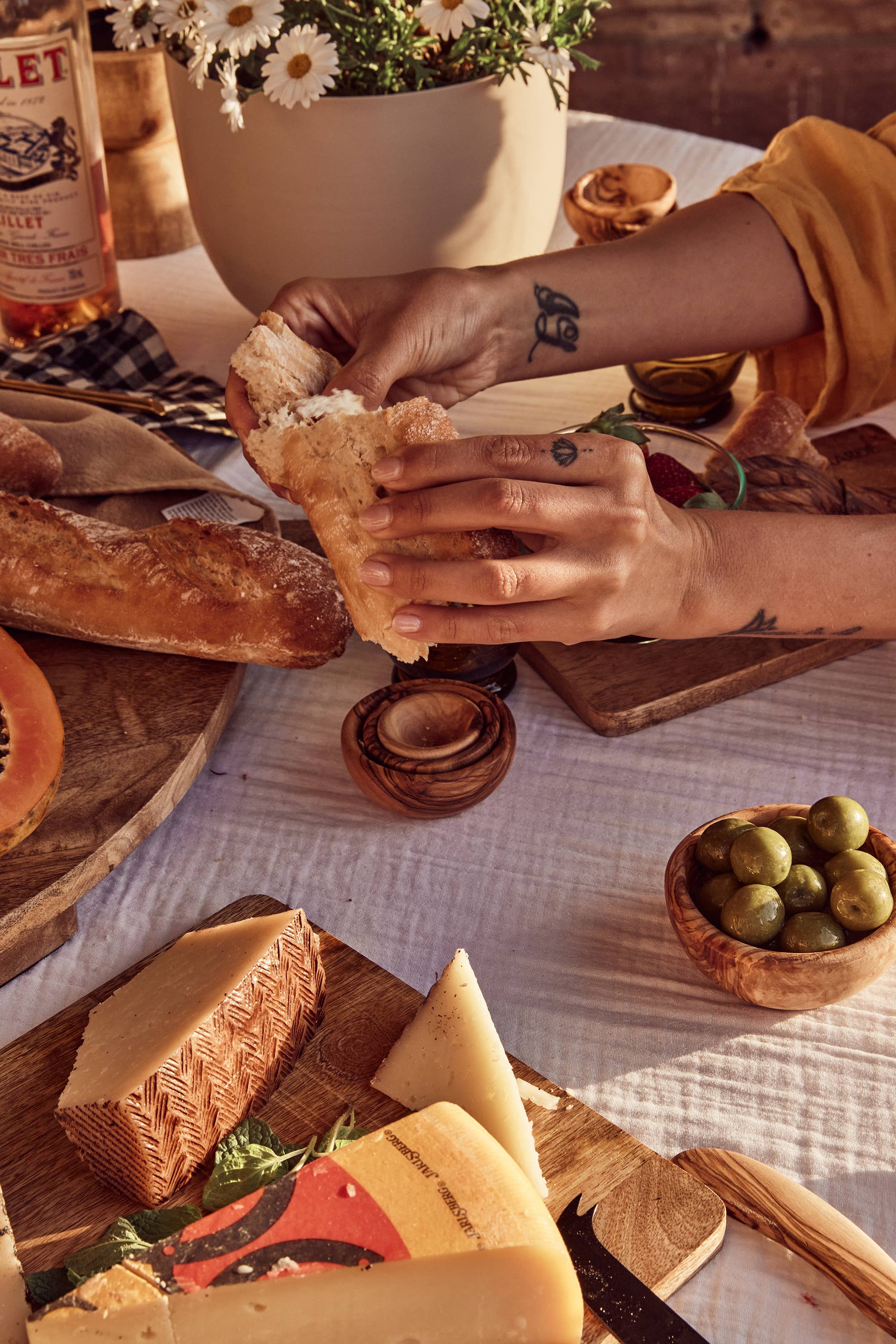 Ekmek Bread Board | Large | 10" x 12"