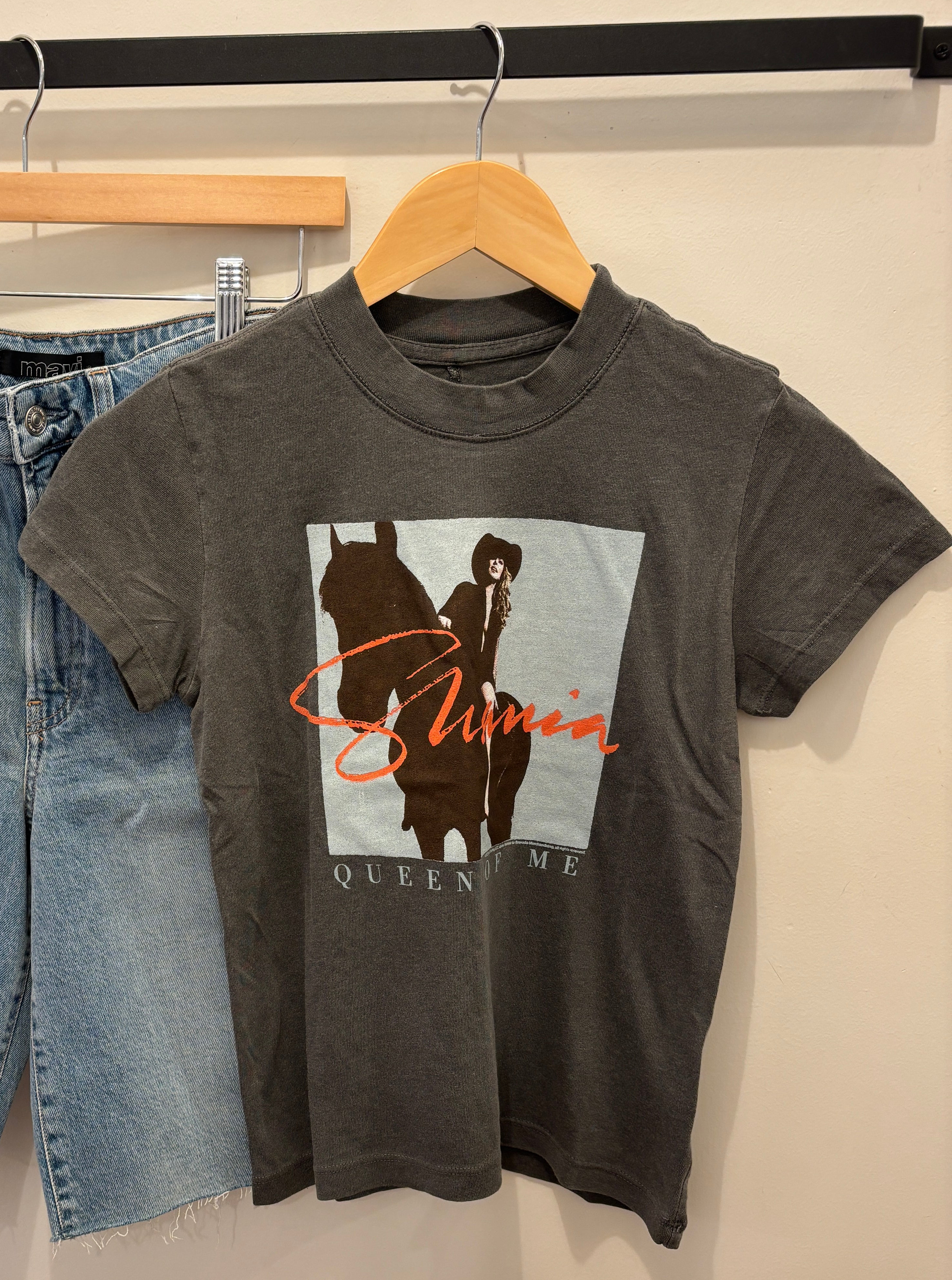 Shania Queen of Me Tee