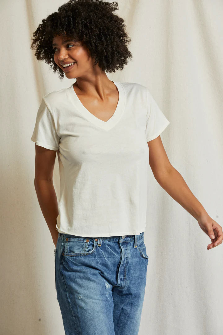 hendrix crispy lightweight cotton boxy v neck tee