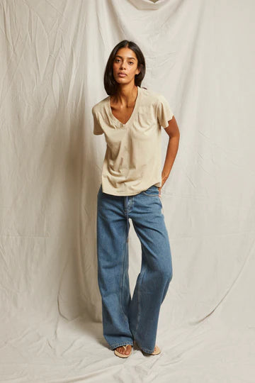 Hendrix, boxy v neck tee
