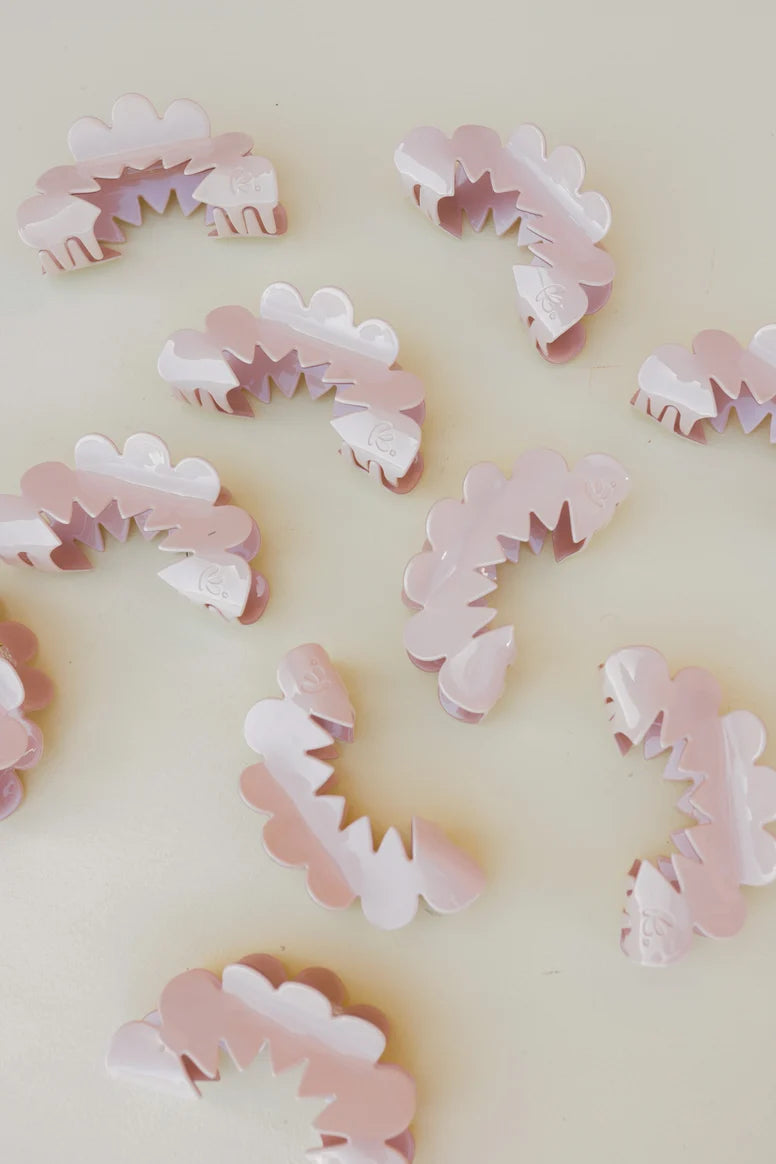 Pinky Petal Arch Claw