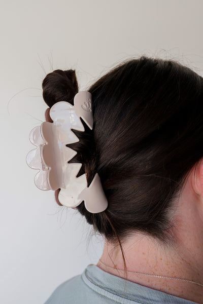 Pinky Petal Arch Claw