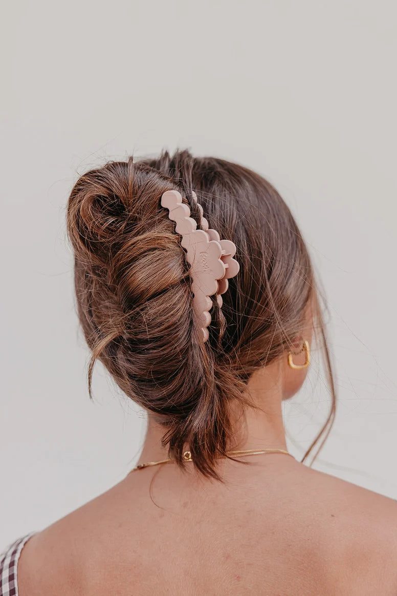Scalloped Midi Hold Everything Claw