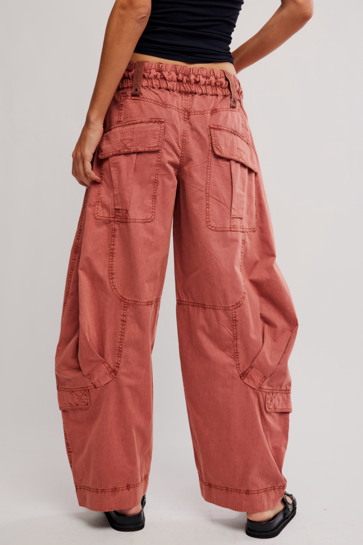Onset Parachute Pant