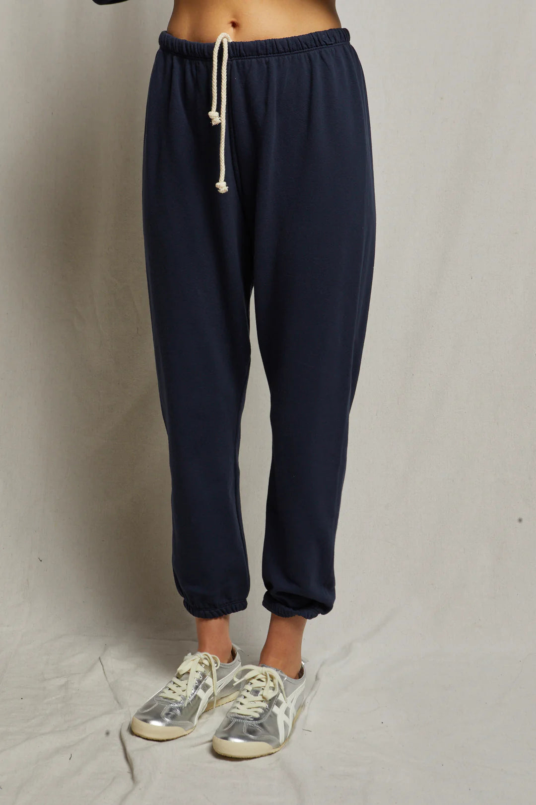 Johnny, sweatpants