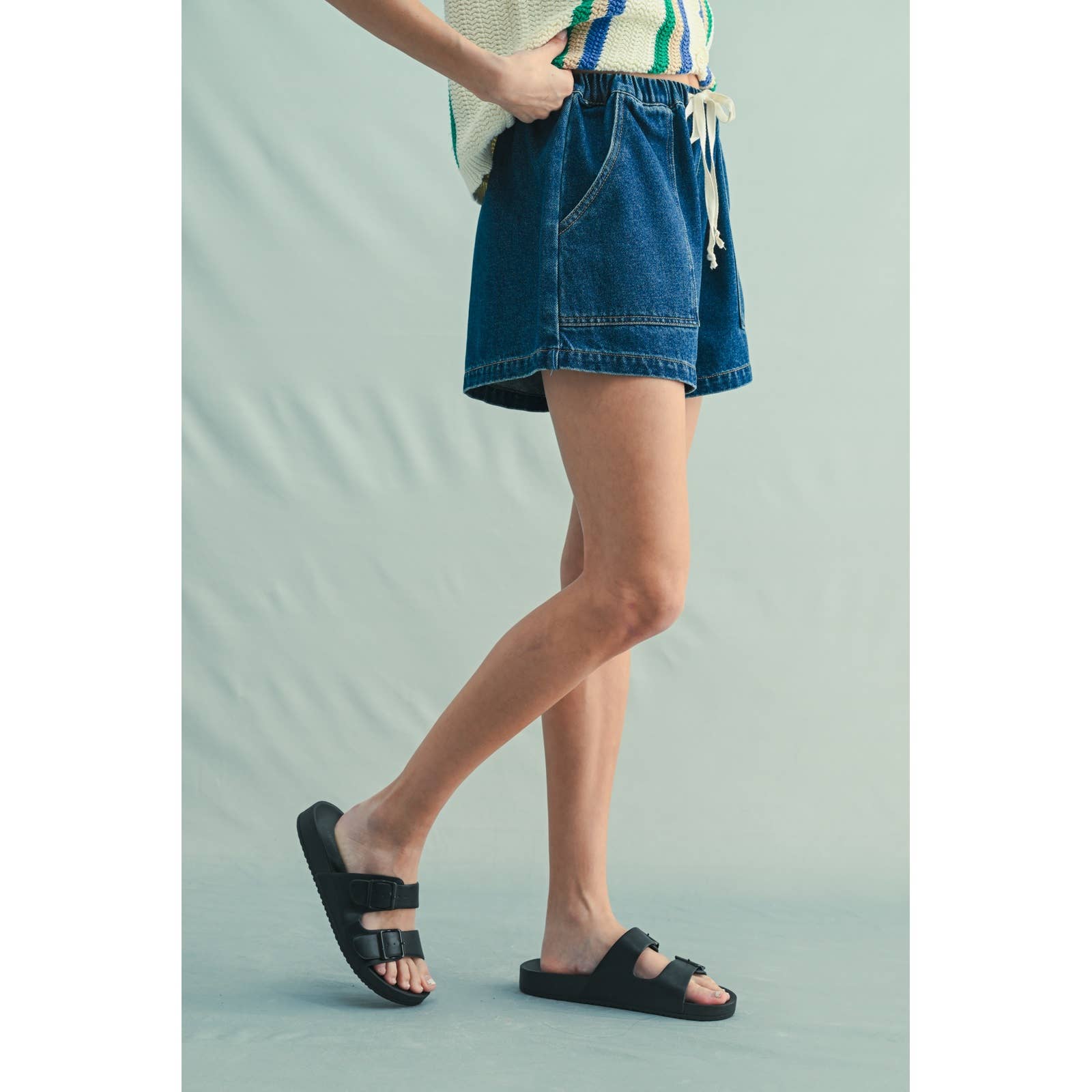 Denim short with drawstring