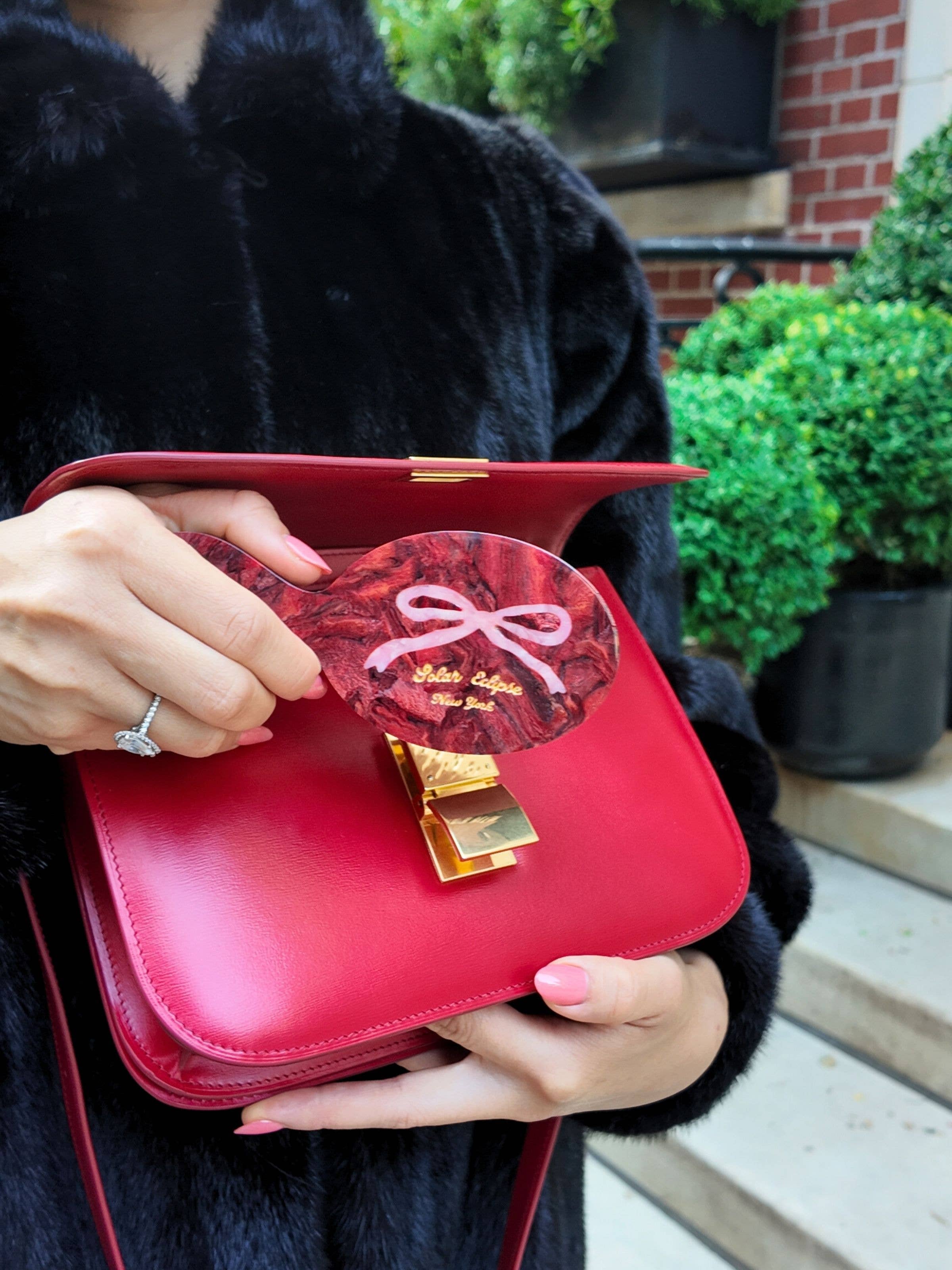 Hand-painted Vintage Bow Handbag Hero Brush | Eco-Friendly