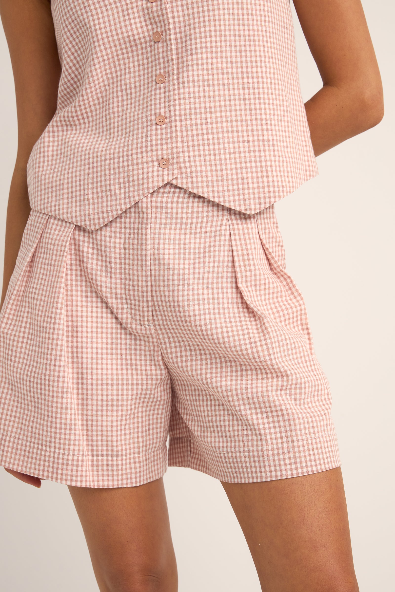 Lola check short